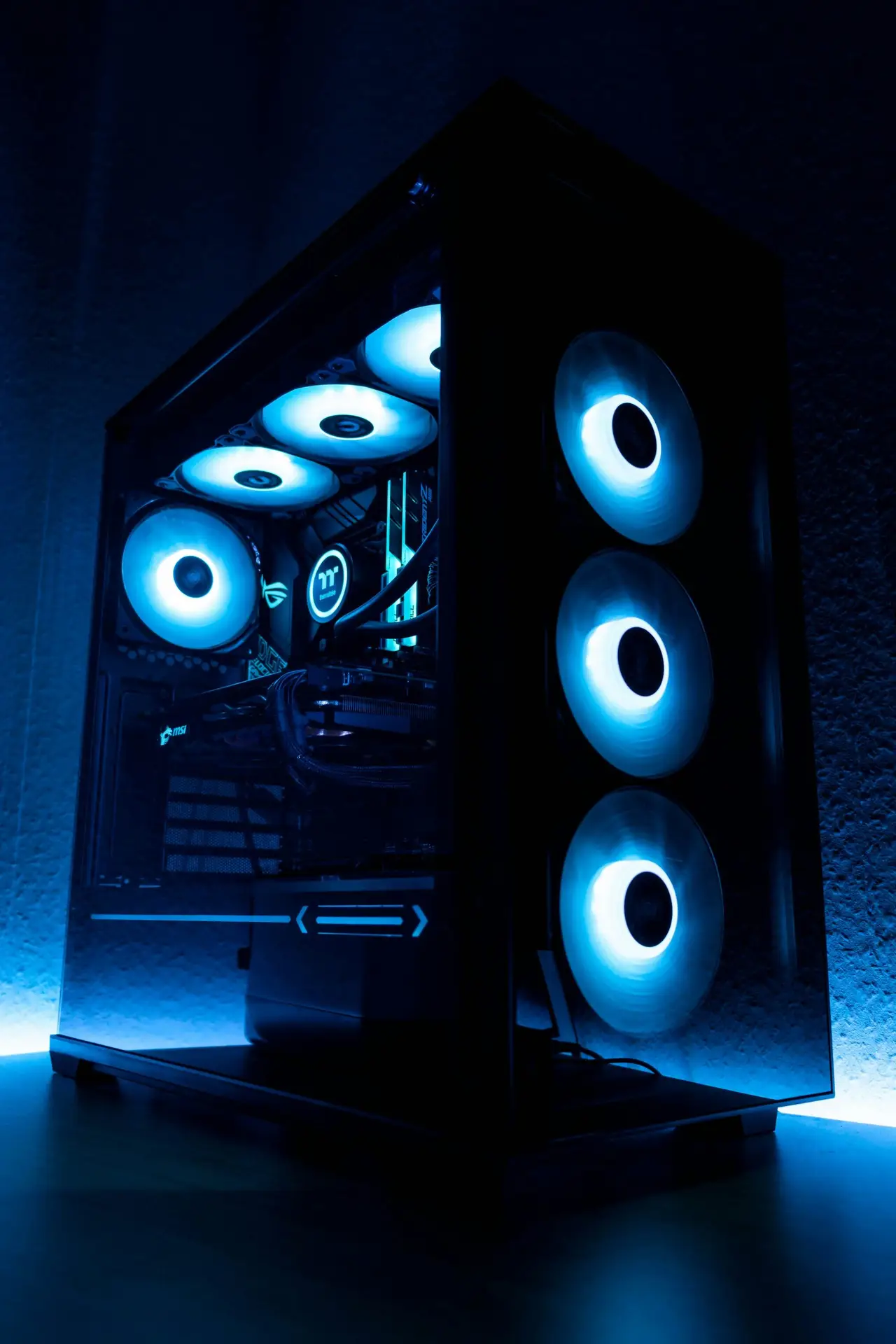 Schimbare carcasă PC gaming RGB — reparații IT Prahova